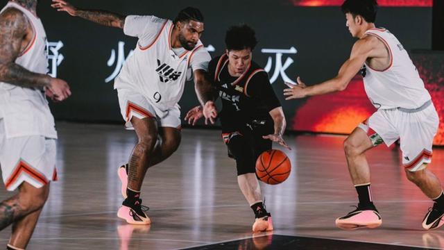 “火拼”草根篮球联赛全国总决赛落幕，NBA球星爱德华兹助力“篮球之夏”